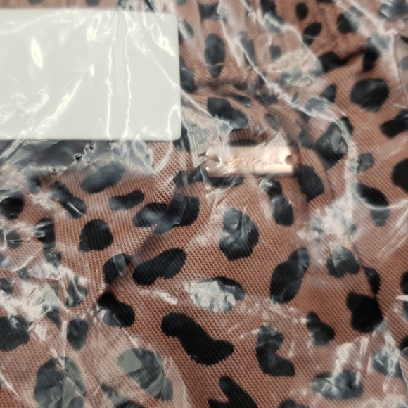 VS PINK Lightweight Jogger - Picture 7 of 7